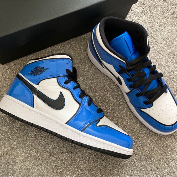 Nike Air Jordan 1 Mid SE Signal Blue NWT - Picture 2 of 8